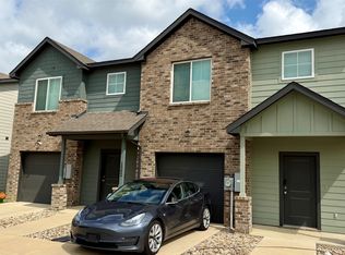 1301-1302 Boxwood Dr, Fort Worth, TX 76120