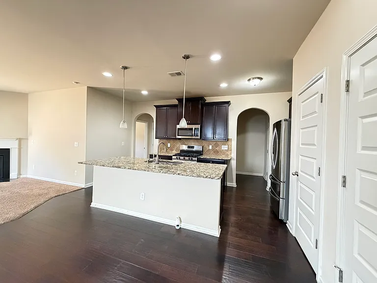 209 Emporia Loop — Photo 11