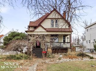 1713 Saint Clair River Dr, Algonac, MI