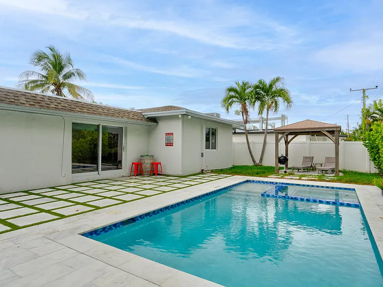 7528 Buccaneer Ave — Photo 32