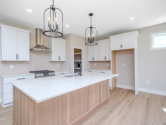 4th image of 4716 178th St