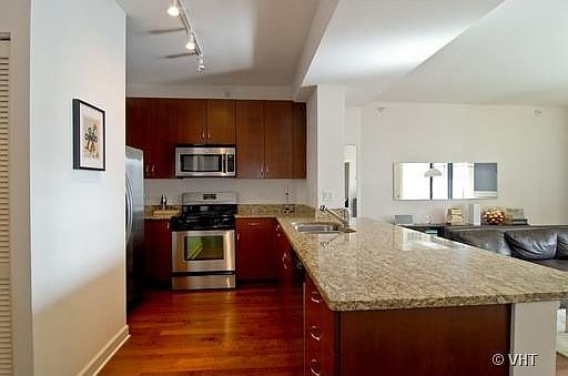 4th image of 451 W Huron St #1009