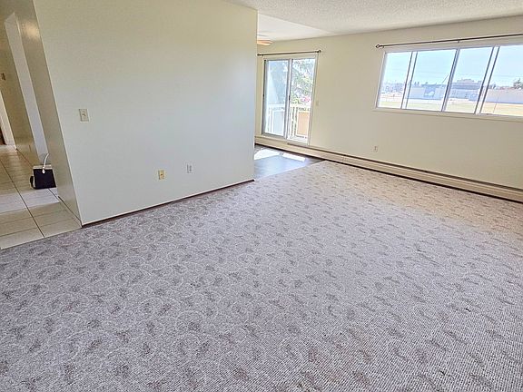 5th image of 4806 46th Ave
