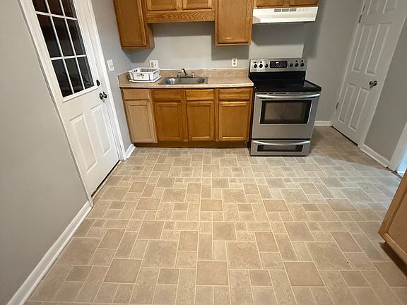 2nd image of 1018-1020 Cameron Ave