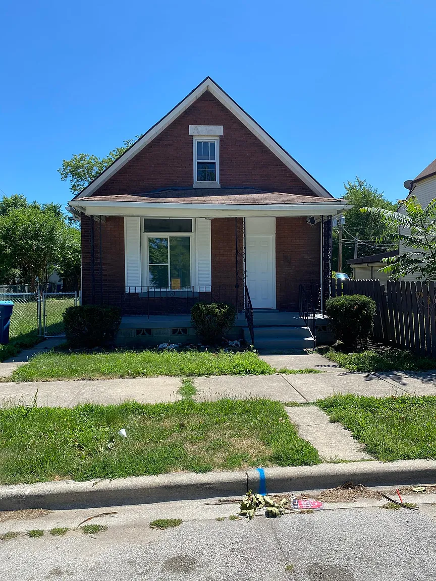 15 155th St photo 1