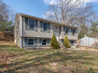 91 Wendell St, Athol, MA 01331