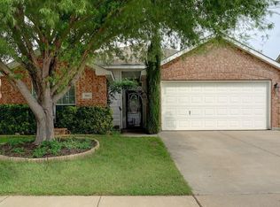 5004 Bedfordshire Dr, Fort Worth, TX 76135