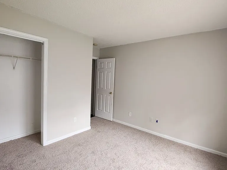 3000 Fairglen Rd — Photo 3