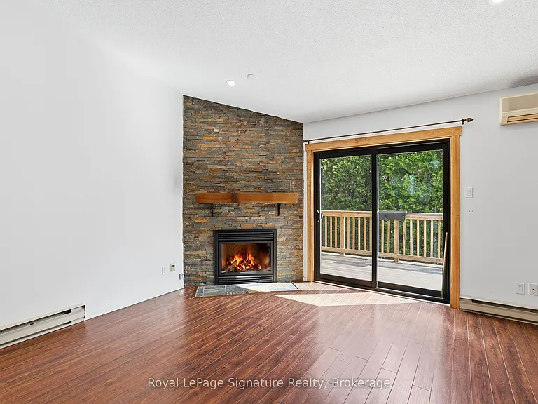 585 Oxbow Cres — Photo 7