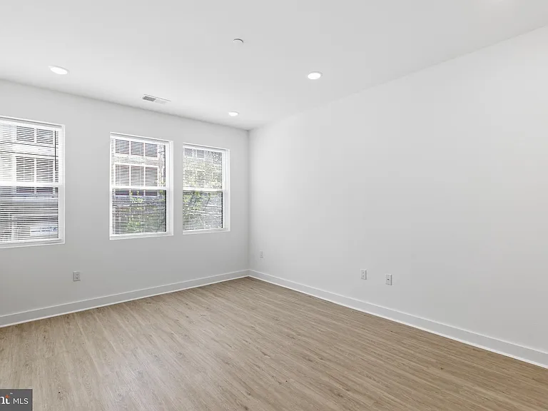 4021 Brown St #4 — Photo 15