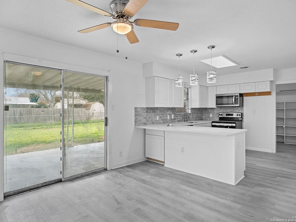 1st image of 217 TRUDY LN