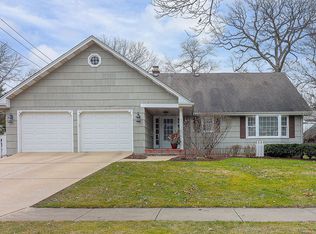 4801 Montgomery Ave, Downers Grove, IL 60515