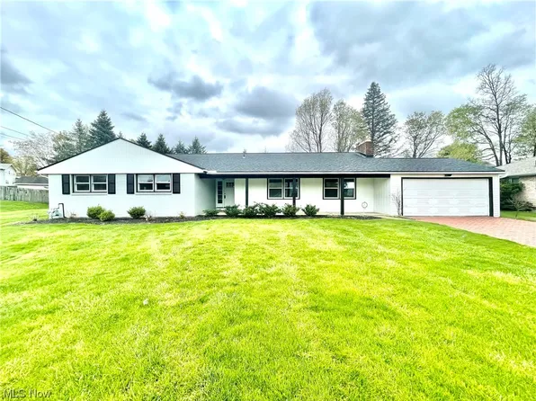 3073 Thunderbird Dr, Poland, OH 44514