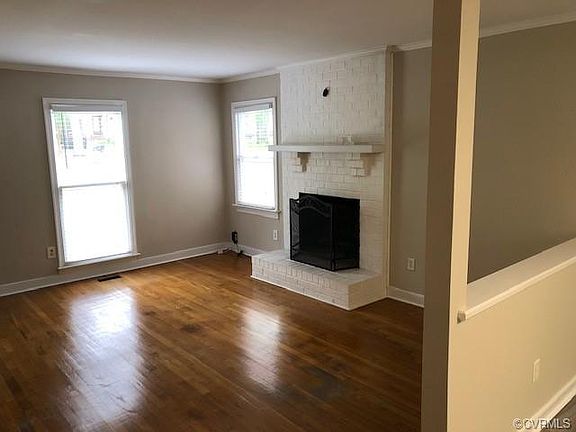 4th image of 9606 Woodstream Dr
