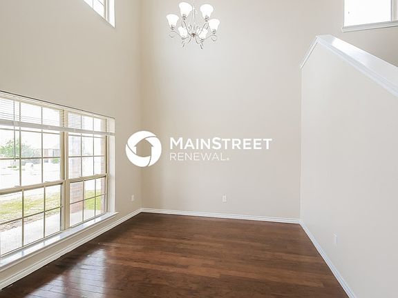 4th image of 10416 Westover Ave