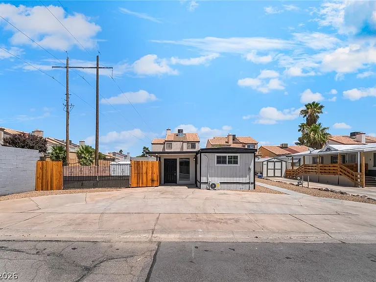 5402 Tahoe Dr — Photo 2