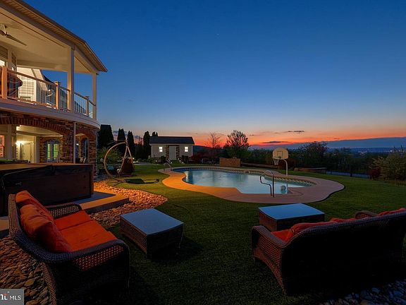 3rd image of 297 Thorley Rd