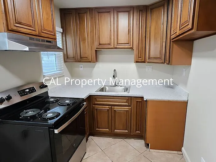 918 Illinois Ave #8 — Photo 1