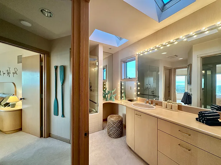Salishan Dr — Photo 15