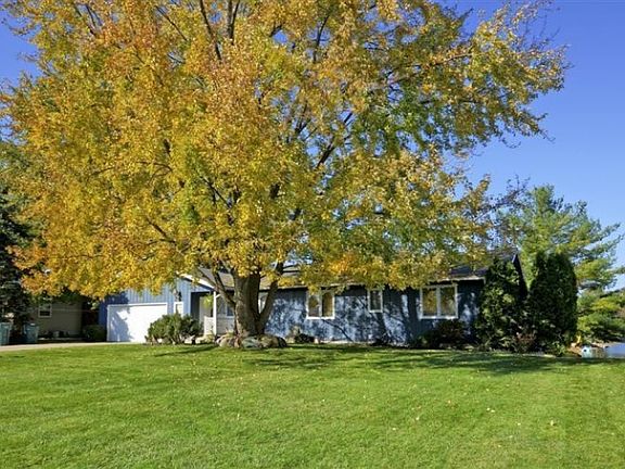 3rd image of 239 Sunnyview St
