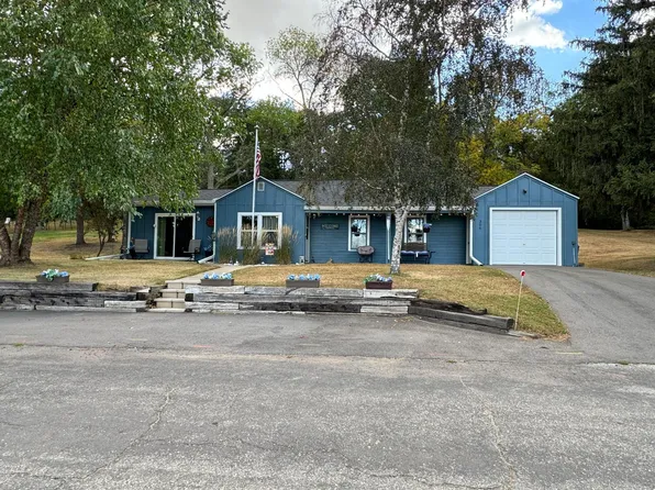 306 High St, Big Stone City, SD 57216
