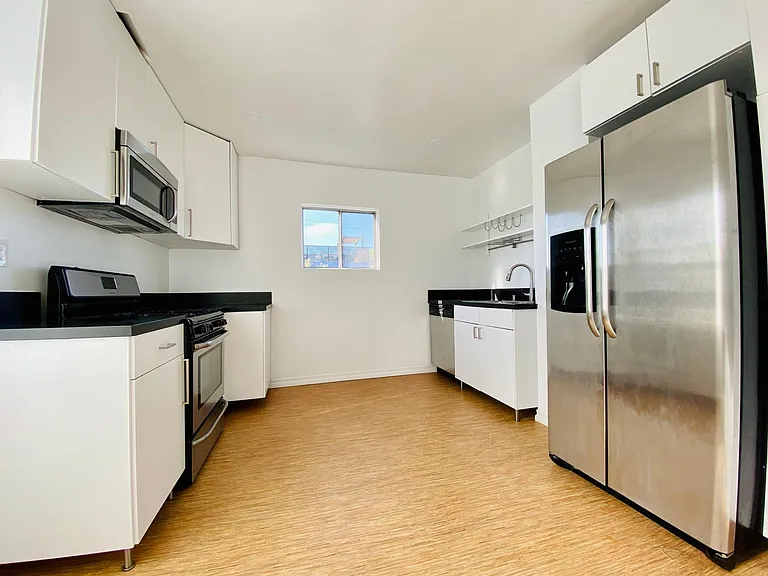 Oversized Kitchen with New Appliances