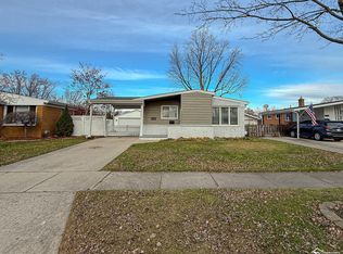 22813 Saint Joan St, Saint Clair Shores, MI 48080