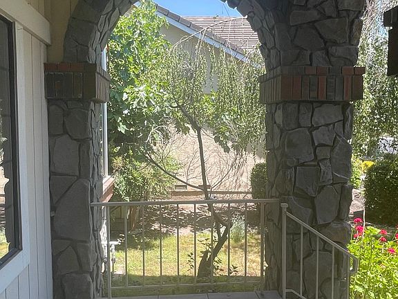 3rd image of 1003 Barrenger Dr