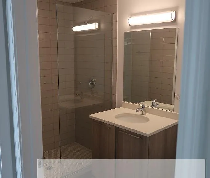932 W Dakin St #201 — Photo 14