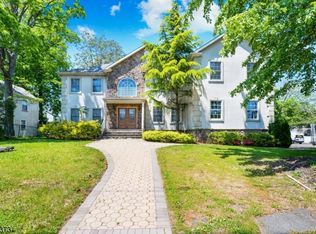 330 Mountain Ave, Springfield, NJ 07081