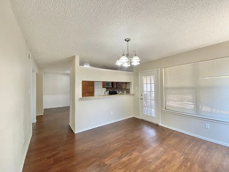 2202 Prairie Creek Trl — Photo 13