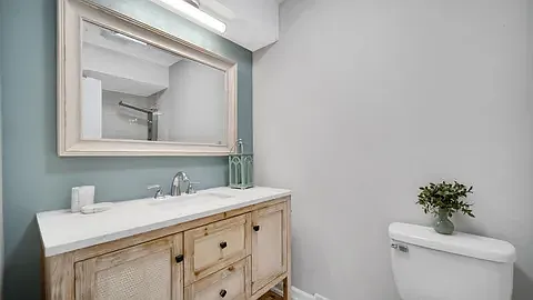 8726 Lakewood Ave — Photo 9