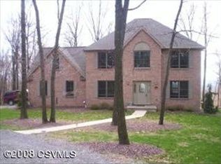 10 Woodridge Ln, Northumberland, PA 17857