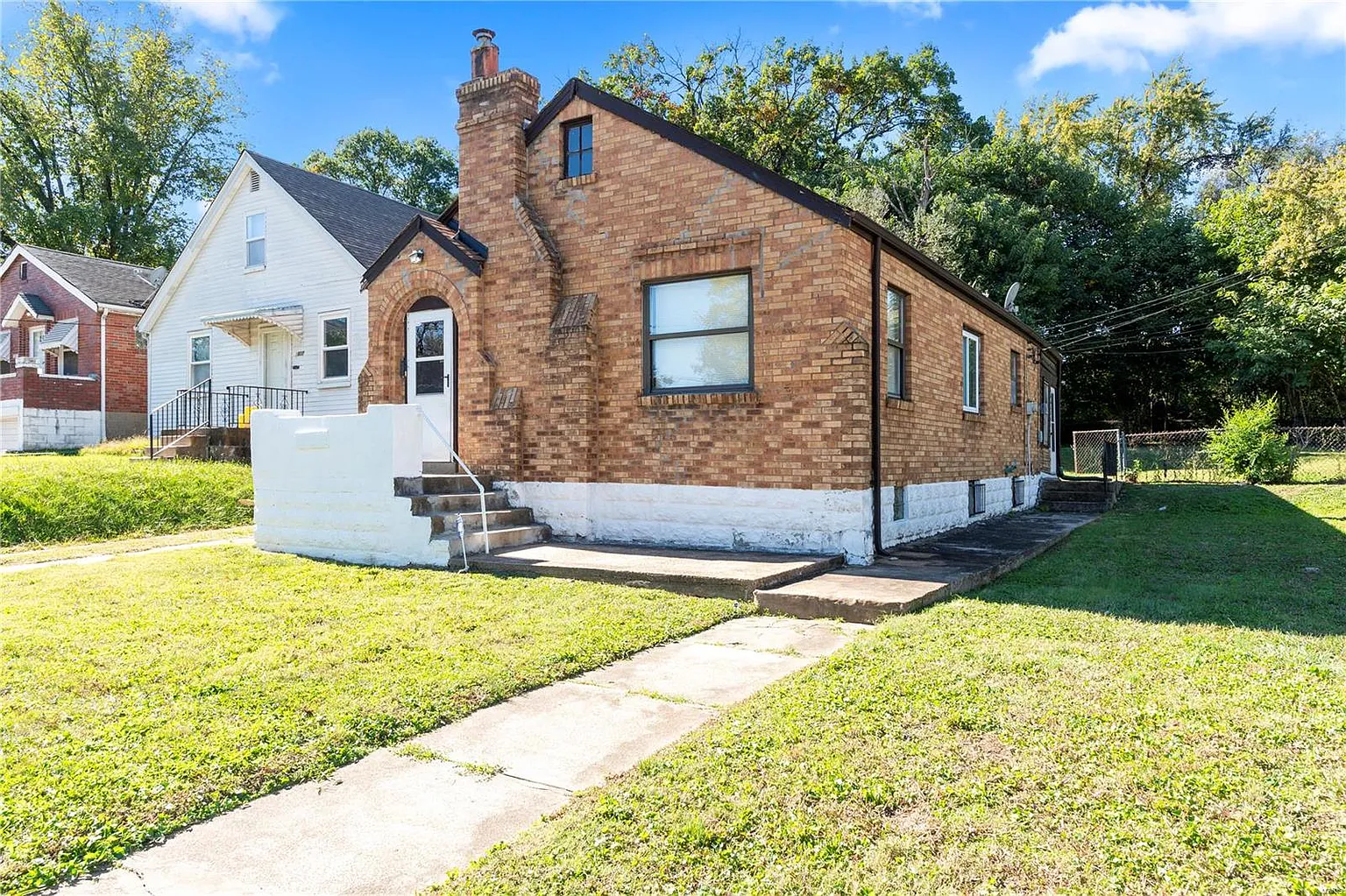 1541 Nixon Ave photo 1