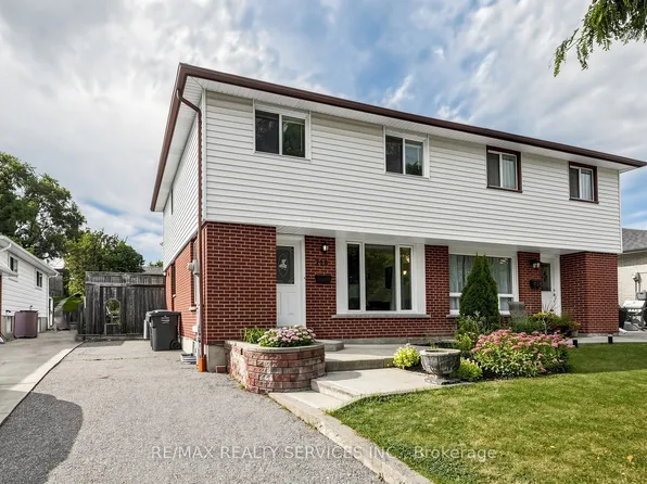 716 Eaglemount Cres, Mississauga, ON L5C 1N9