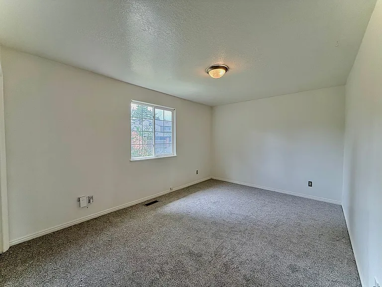 1080 E Elgin Ave — Photo 22