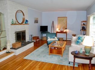 36 North Ct, Tiverton, RI 02878