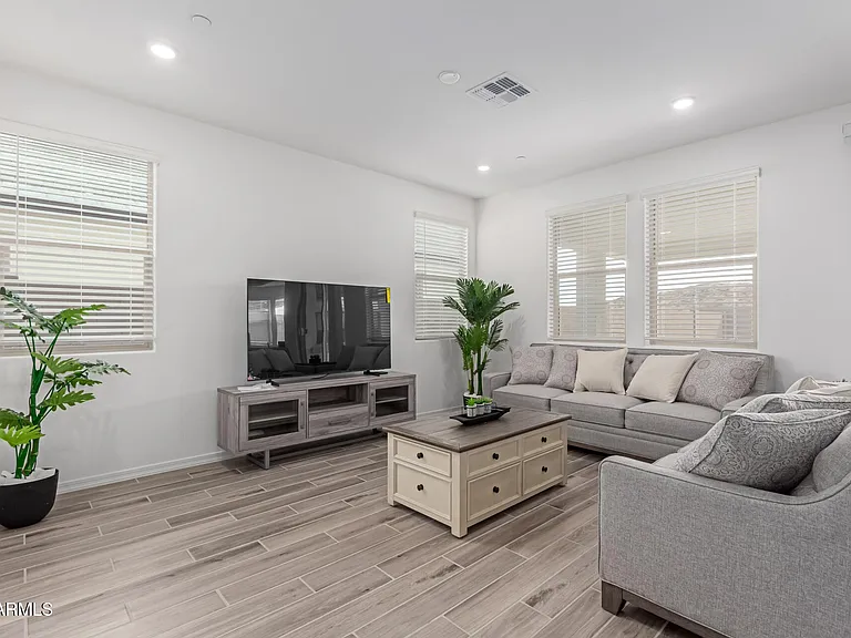 21283 W Edgemont Ave — Photo 5