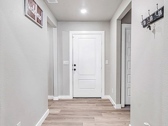 3rd image of 6004 Purtis Creek Dr