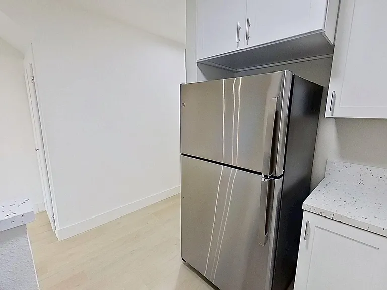 443 W Valencia Dr — Photo 10