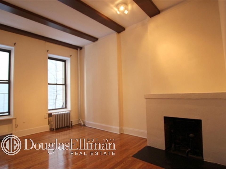 2nd image of 55 Morton St APT 4E