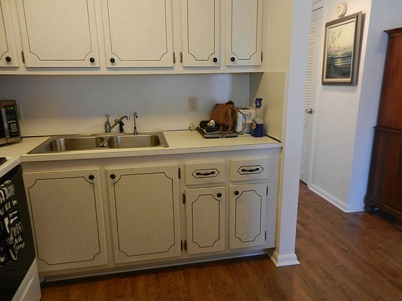 5th image of 4009 Harwood Dr #C