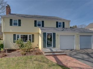 7 Hartwell Rd, West Hartford, CT 06117