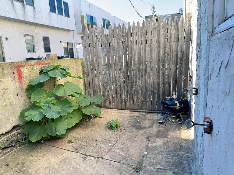 338 Snyder Ave — Photo 2
