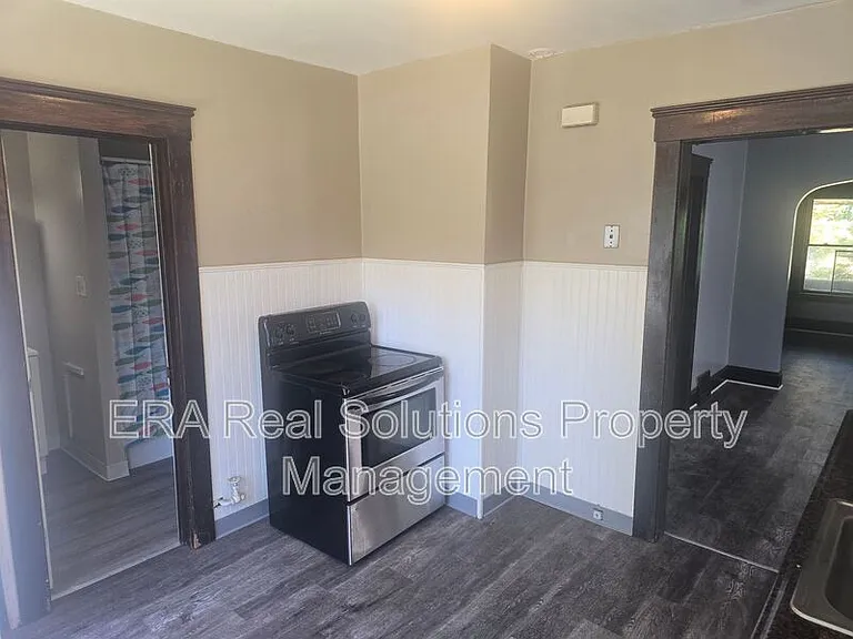 2611 Hood Ave — Photo 4