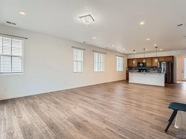 22052 E Stanford Cir — Photo 32