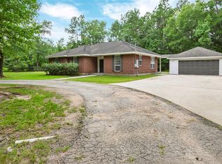 18550 Pine Shadows Cir, Conroe, TX 77302