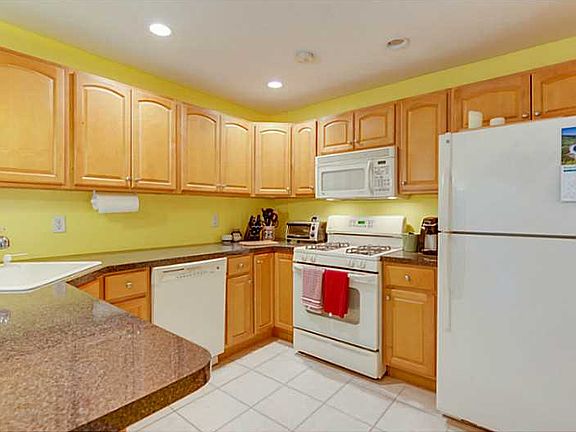 4th image of 14 Silver Pines Blvd
