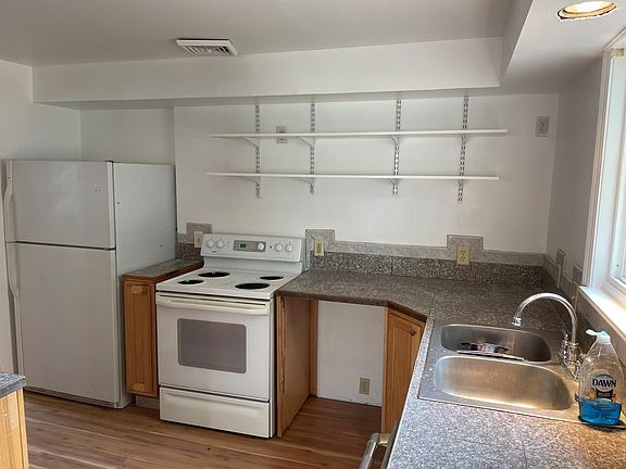 3rd image of 2611 E Marshall Ave