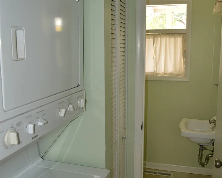 137 Yale Ave — Photo 6